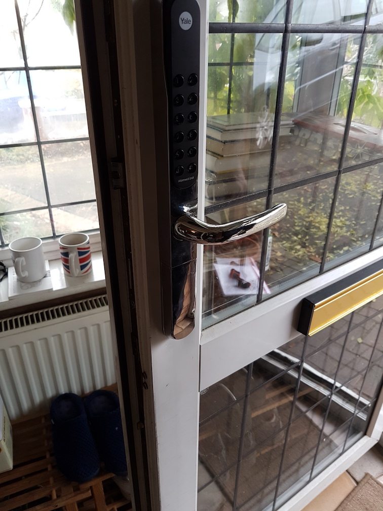 Pik Mik Mobile Locksmith in tamworth – Replacement Front UPVC Yale Door Lock Fitted