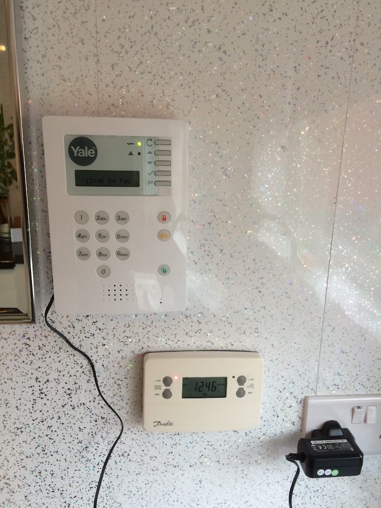 Pik Mik Mobile Locksmith in tamworth – Yale Home Security Kit – fitted 1